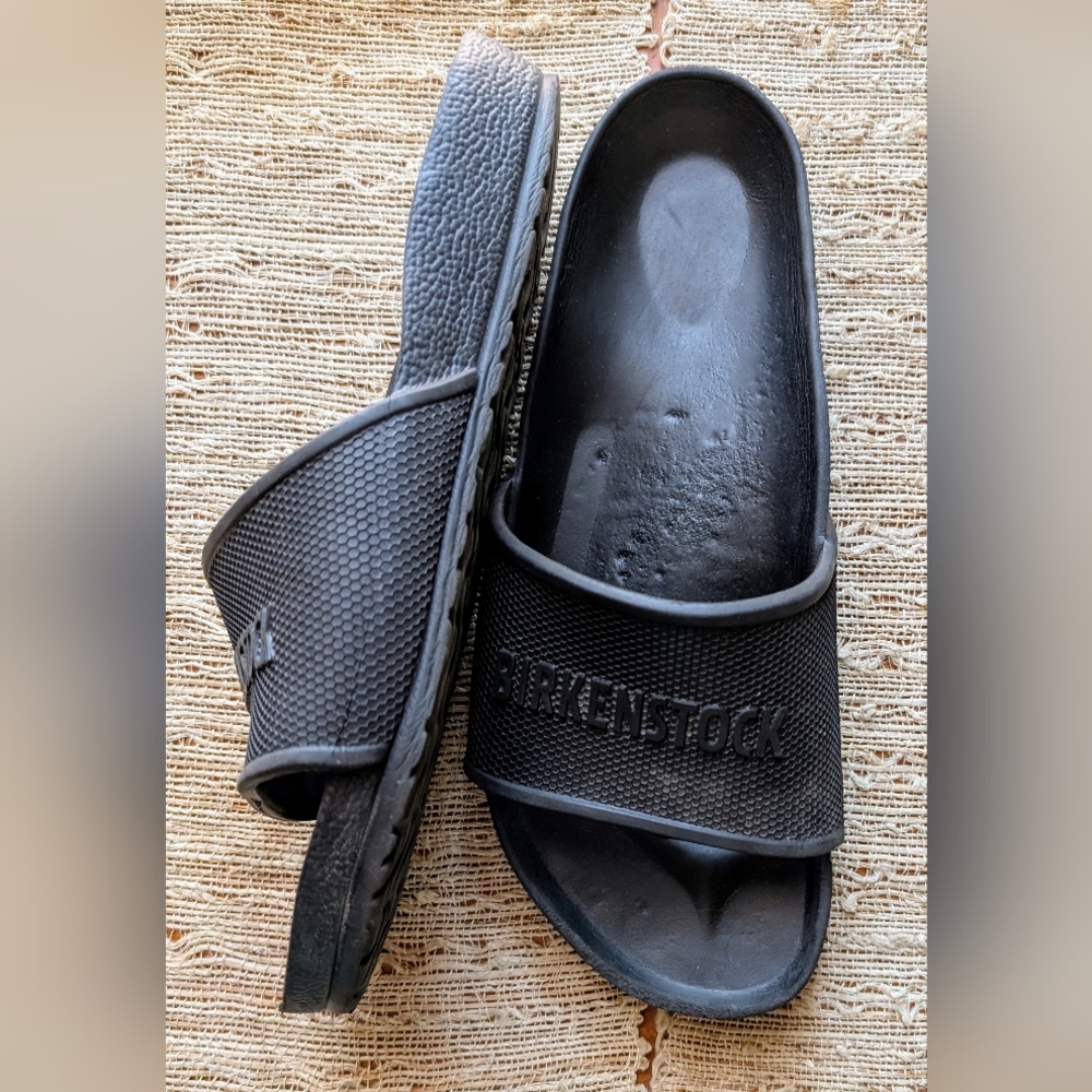 Birkenstock • Barbados EVA Slides Sandals in Black - Picture 3 of 5